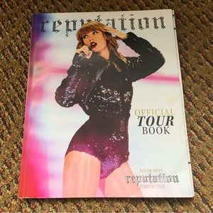 Taylor Swift Reputation Official Tour Book
